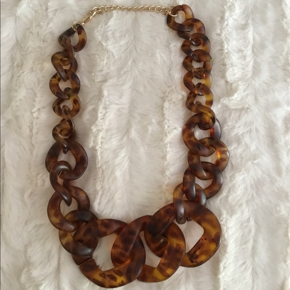 HOT LOOK - Animal Print Necklace
